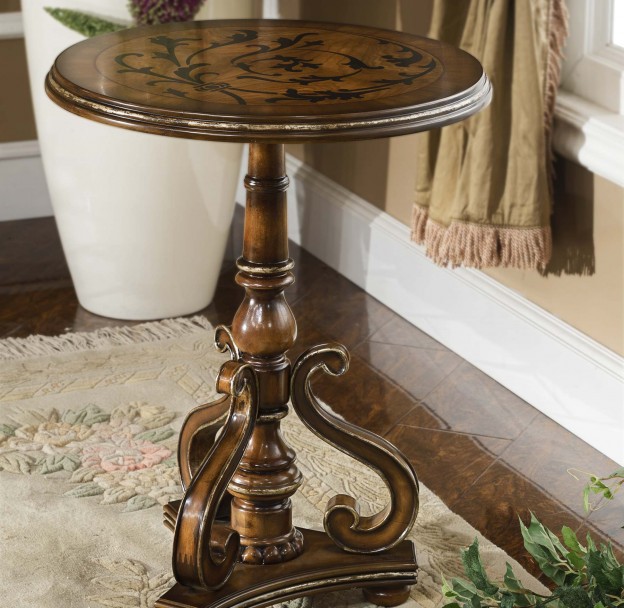 Norwich Occasional Table shown in Antique Cognac finish