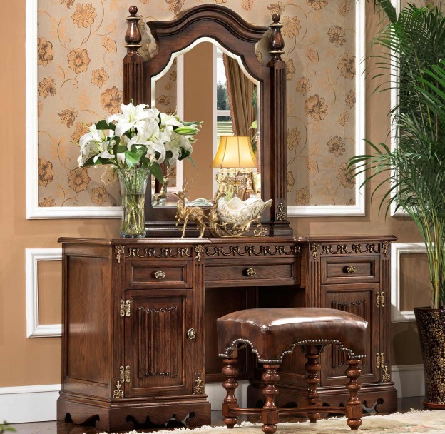 Grosvenor Dresser shown in Antique Cocoa