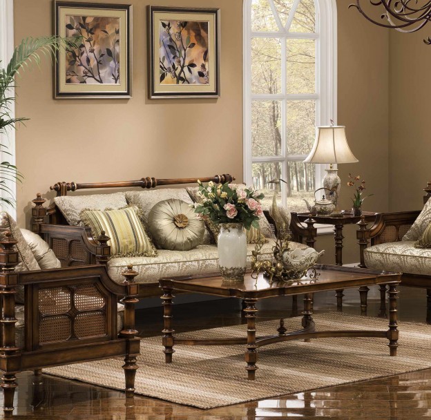 Huntington Sofa shown in Vintage Cohiba finish