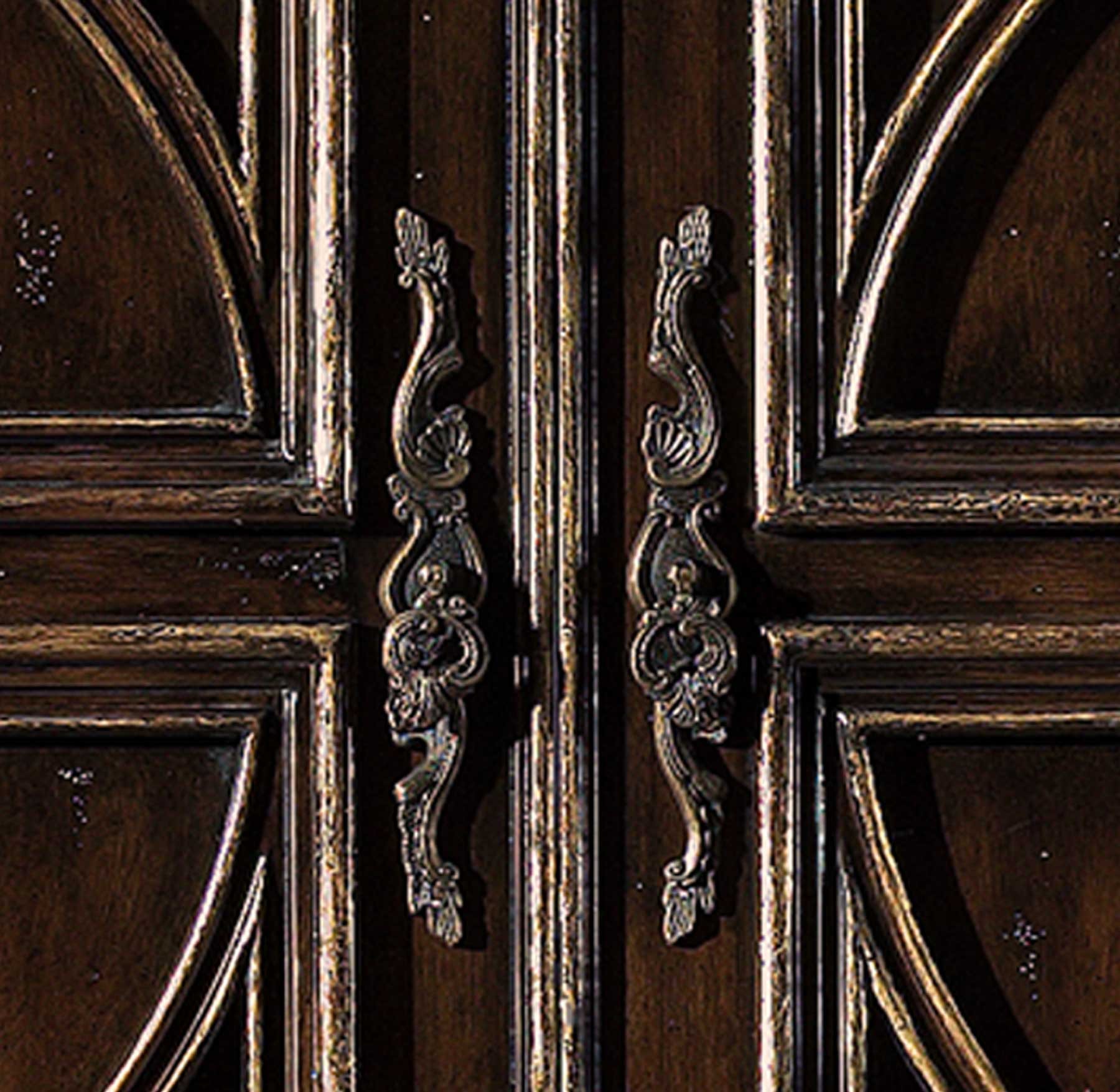 Marge carson outlet armoire