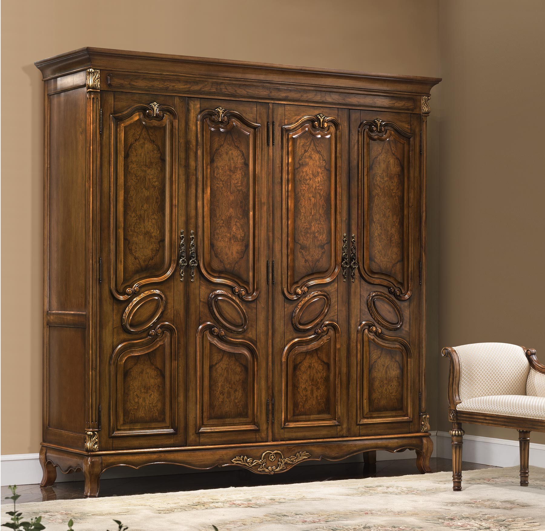 Armoire : Savannah Collections