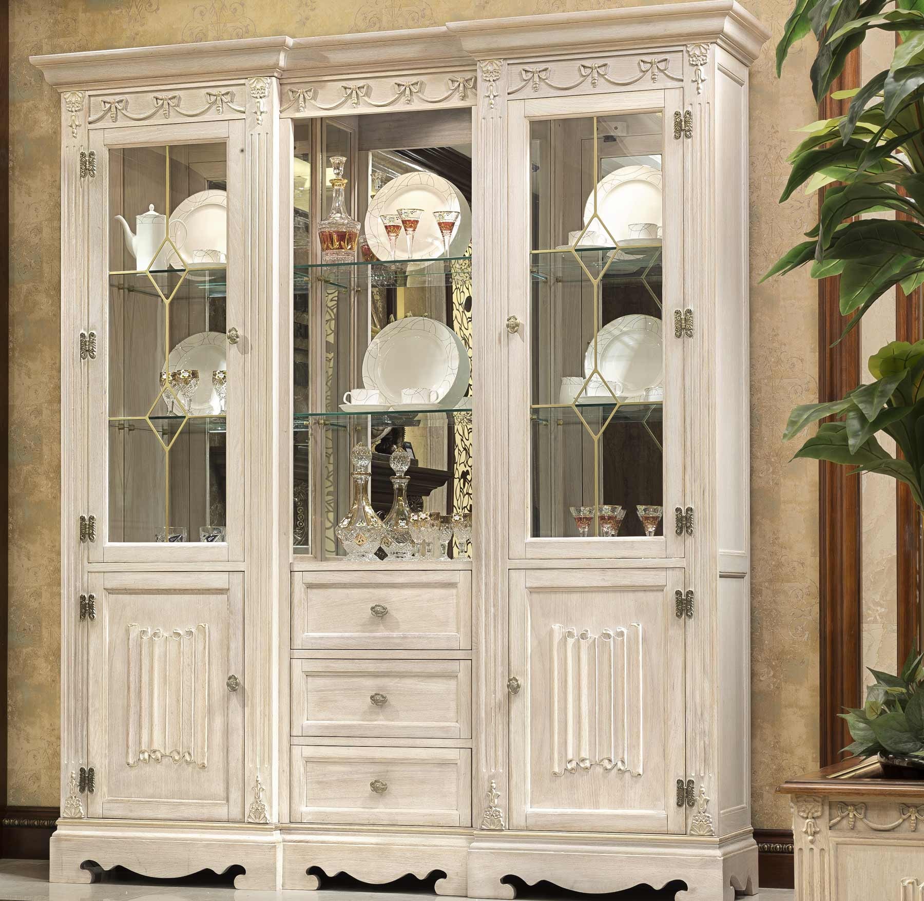 Grosvenor China in Antique Almond finish