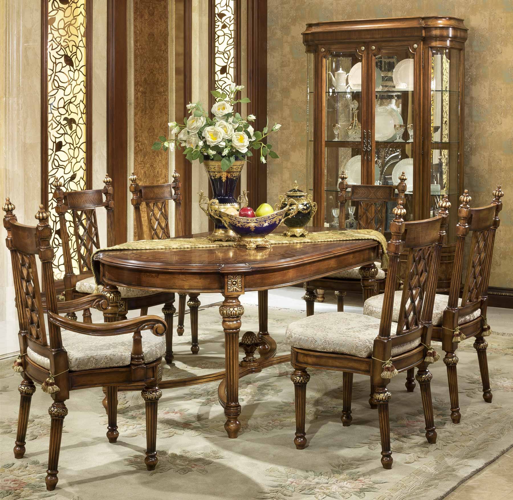 Ivybridge 7-pc Dining Set shown in Vintage Cohiba finish