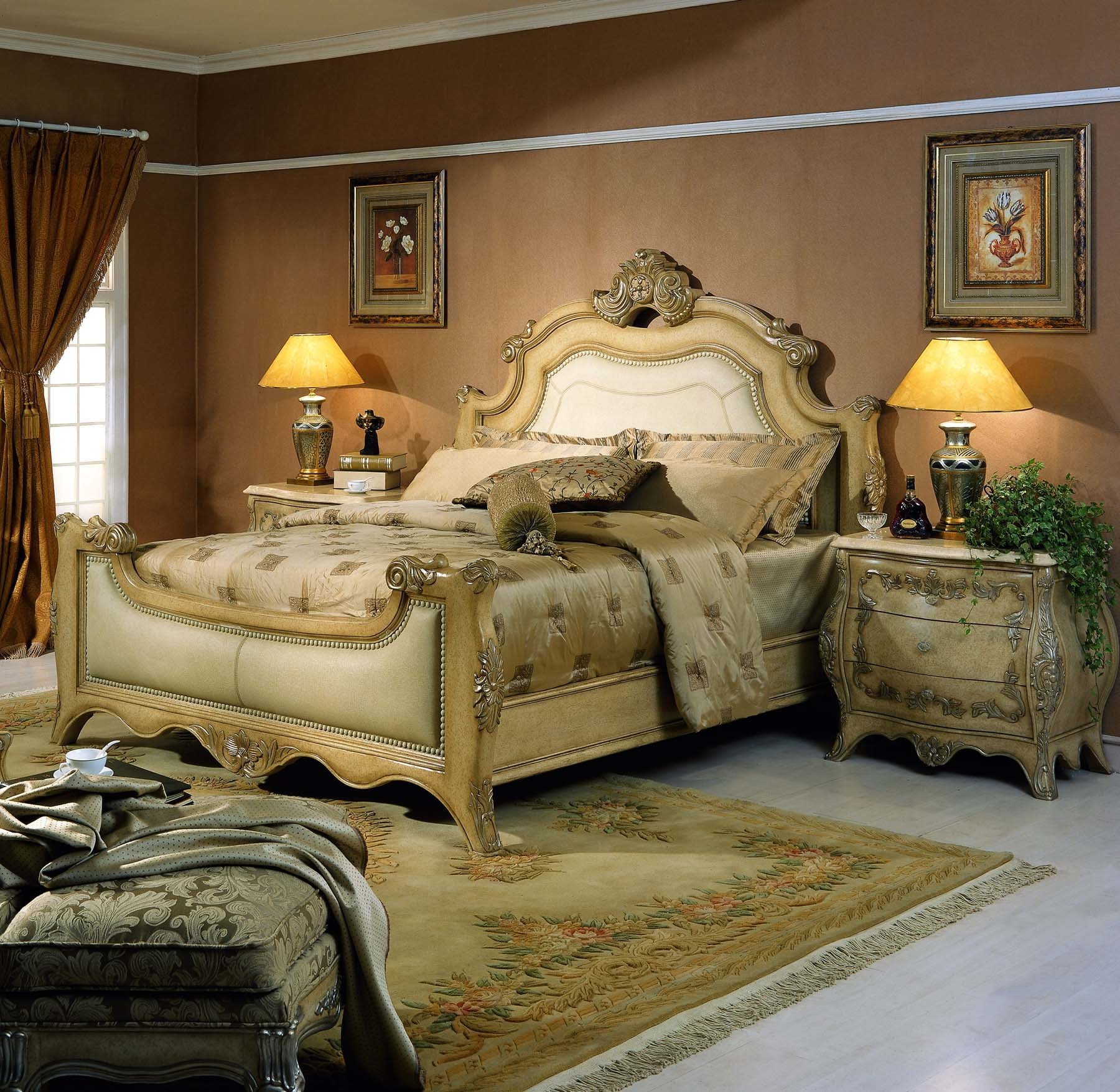 Sonoma 5-pcs Bedroom Set shown in Antique Bisque
